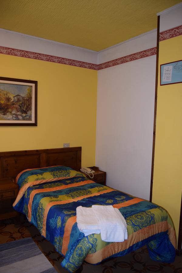 Hotel Torena Априка Экстерьер фото